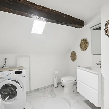 Le Montreuil- Versailles