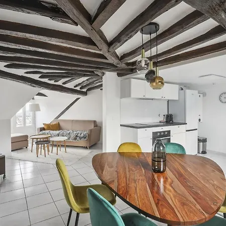 Le Montreuil- * Versailles