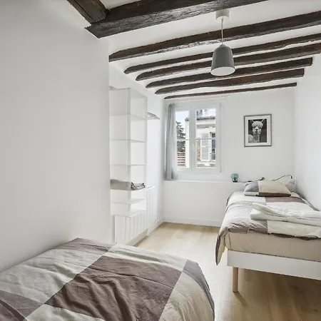 Le Montreuil- * Versailles